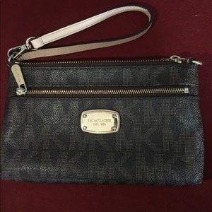 Michael Kors Wristlet